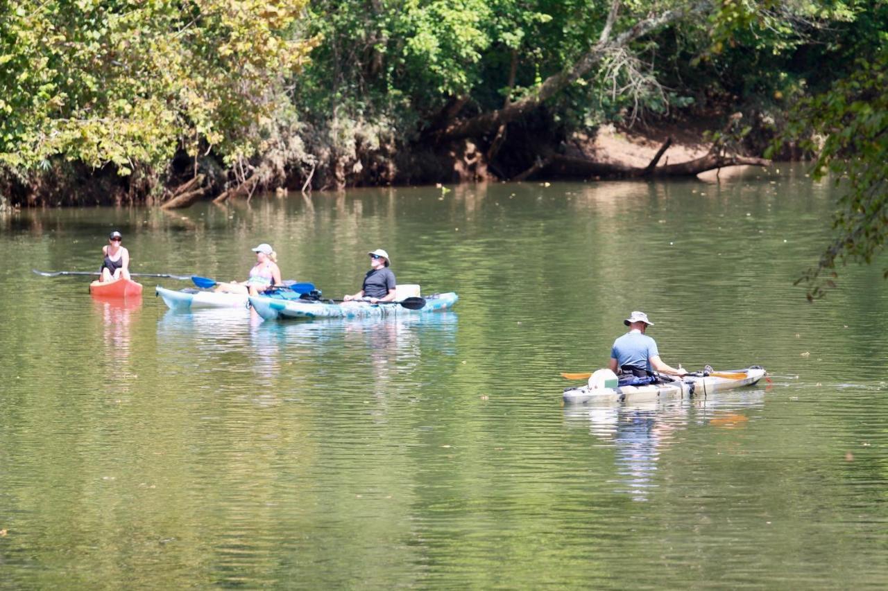 River Wellness Lodge Kingston Luaran gambar